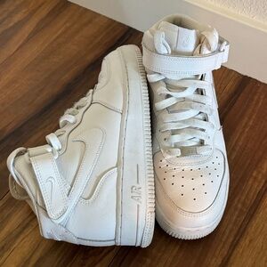Nike Air Force 1 Mid LE Big Kids' Shoes
